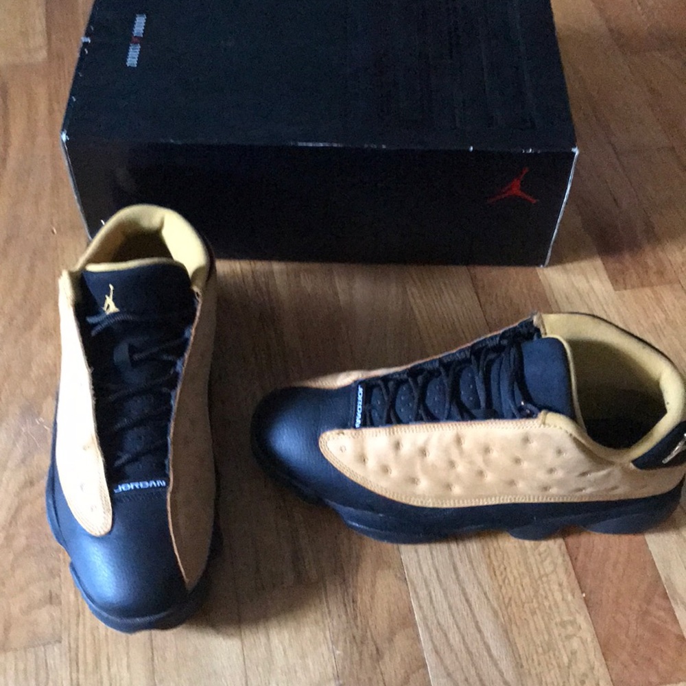 Air Jordan 13 Retro low Chutney
